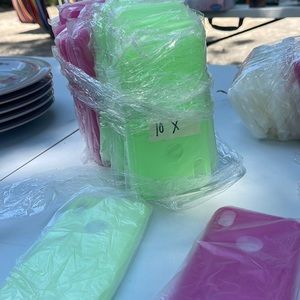 Lot of 2 iPhone cases (38)